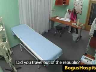 Amaterke bolnišnica bejba cockriding ji doktor